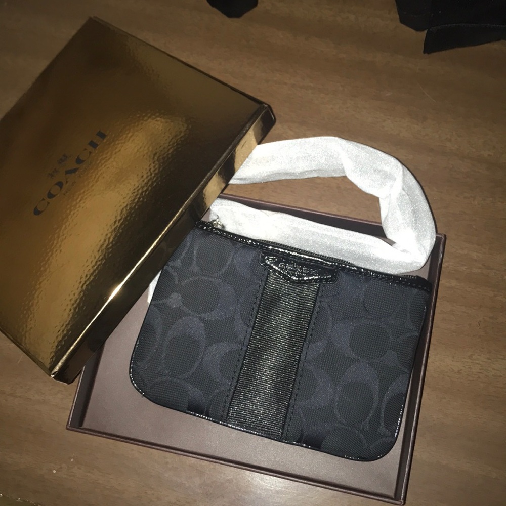 *NEW WITH TAGS* COACH